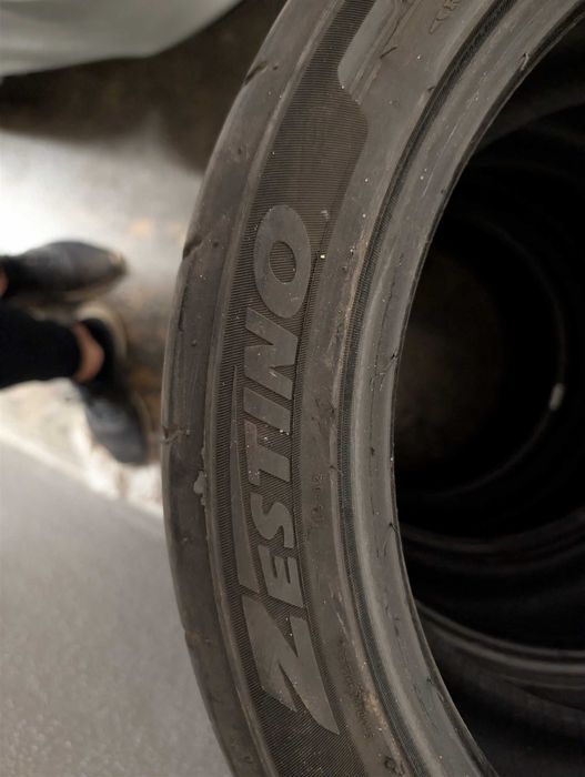 Полусликове Zestino Gredge 07RS  235 40 17