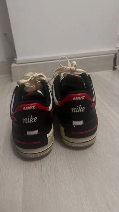 adidasi nike fara defecte