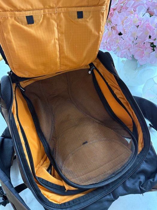 Rucsac Crumpler Premium – impermeabil, foto & laptop