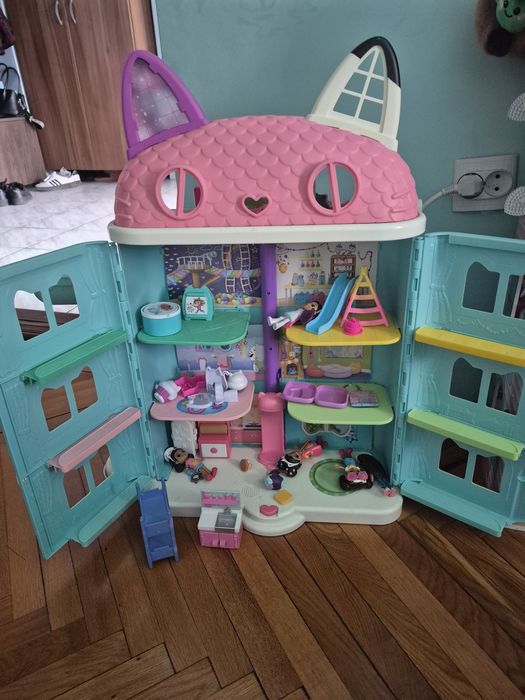 Casuta gabby's dollhouse