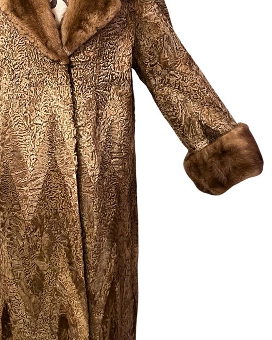 Шуба из каракульчи и норки