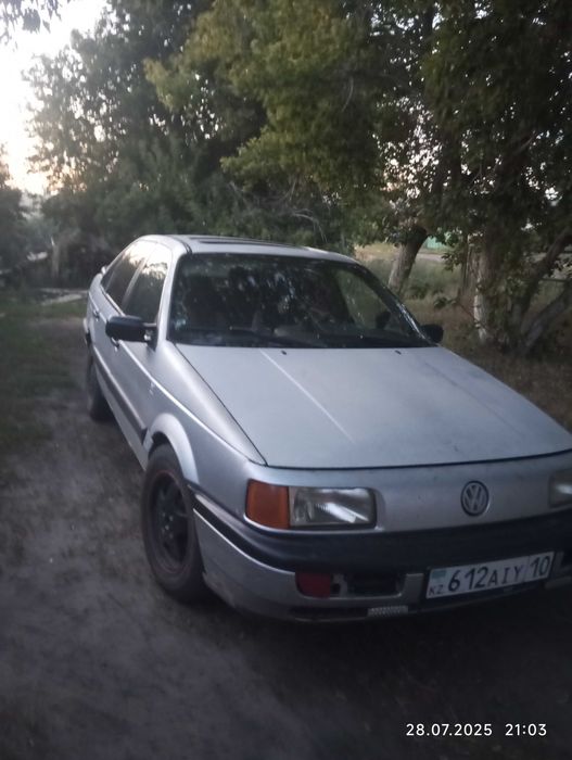 Фольксваген б3 седан.