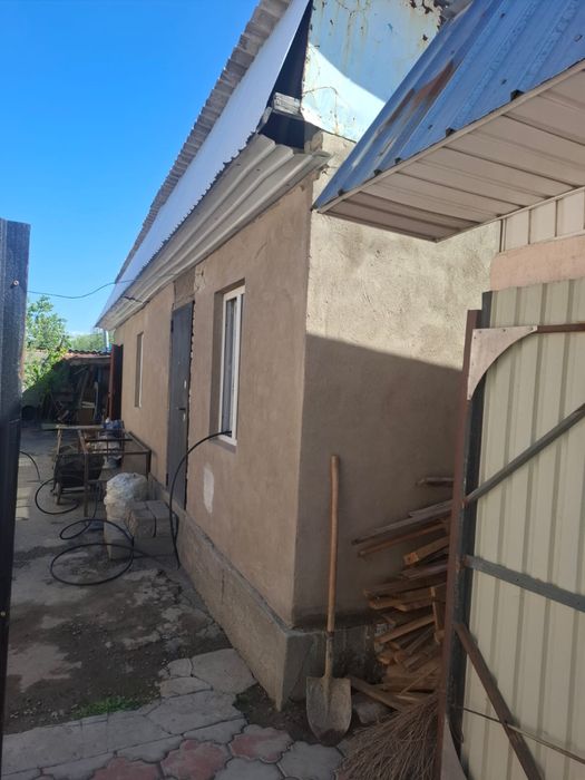 Продам два дома в олном дворе