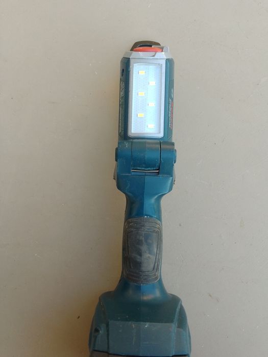 Bosch GLI 18V-300-акумолаторен лед фенер