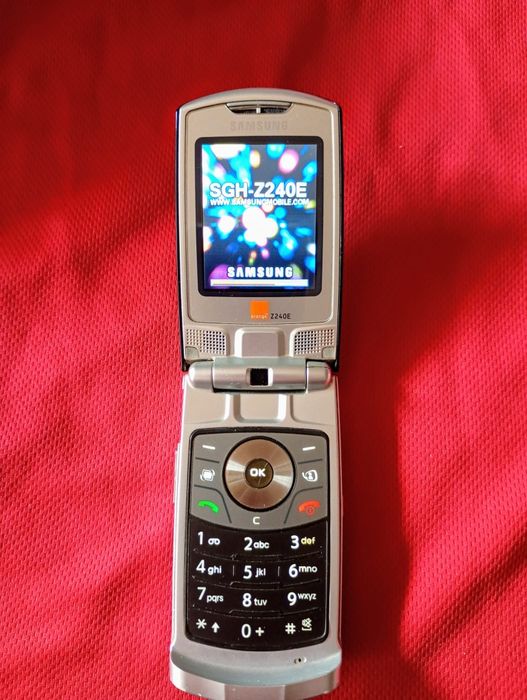 Samsung SGH z240E + charger ( decodat)