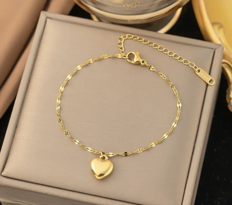 Комплект бижута с 18к златно покритие ( обеци , гривна , колие )