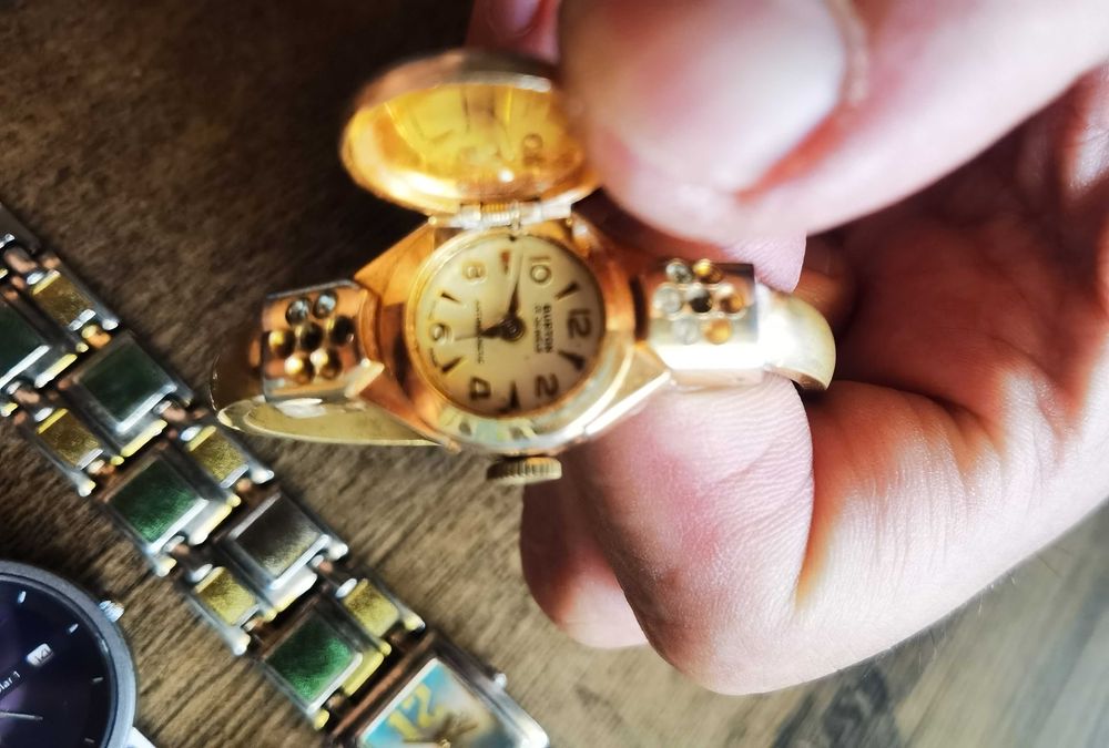 Lot ceasuri firme diverse