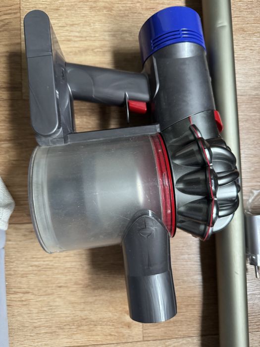 Пылесос Dyson V8