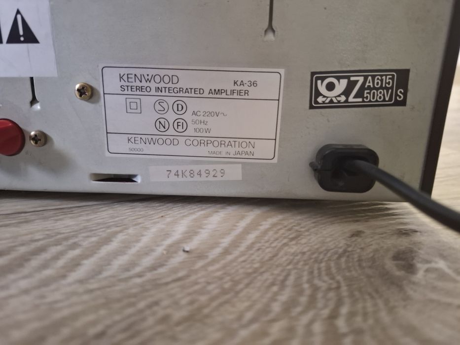 Statie/amplificator Kenwood model KA-36  2 × 30 Wati cu 2 boxe