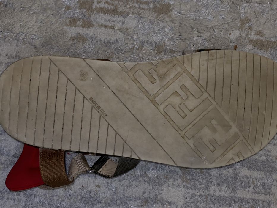 Оригинальные сандалии Fendi FF Logo