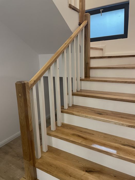 Scari de interior din lemn masiv de stejar si mobila la comanda