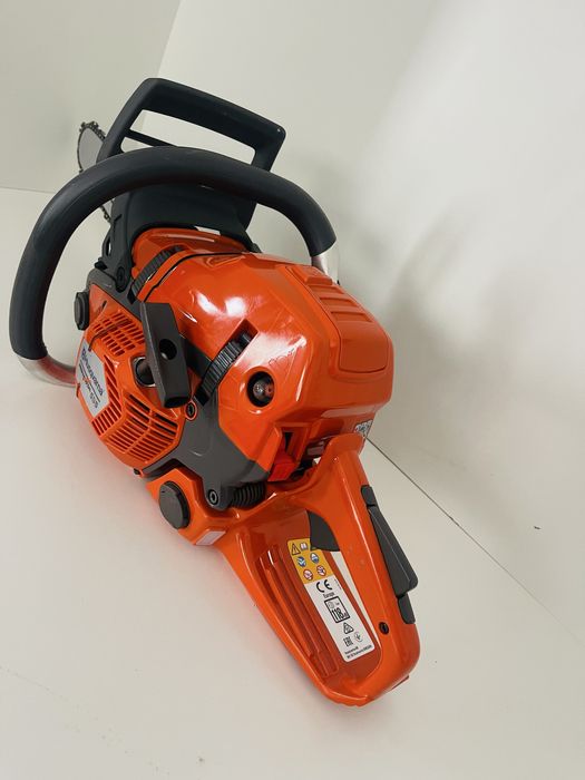 Husqvarna  555 professional drujba taiat lemne