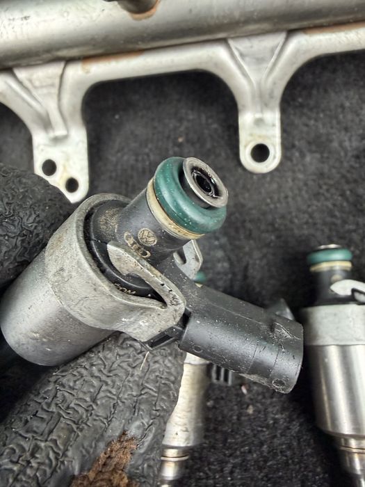 Бензинови дюзи Audi 1.8 TFSI CDH двигател