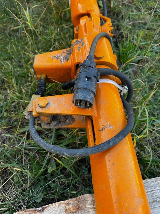 Vând cisterna de motorina pe roti