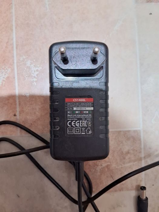 Аккумуляторы и зарядное DWT