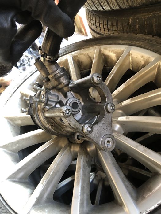 Хидравлична помпа бмв ф10/11 550и 408 ( pompa bmw f10/11 550i 408hp )