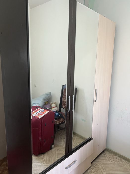 Шкаф почти новый