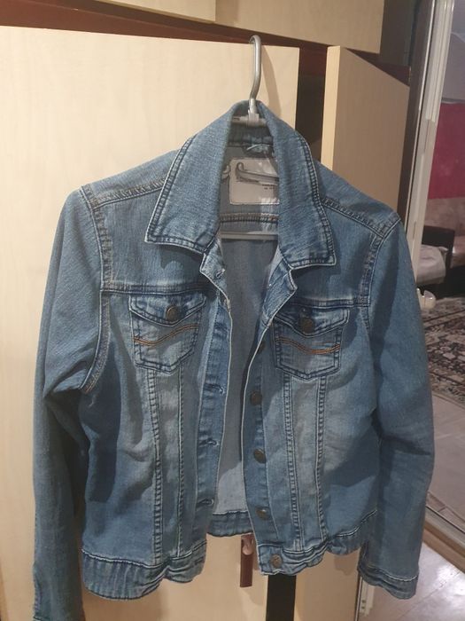 Здравейте, продавам дамско дънково яке,