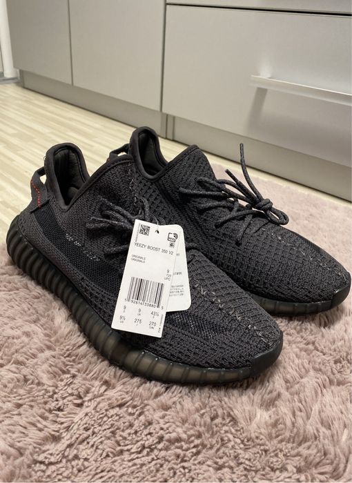 Vând yeezy 350 boost black reflective