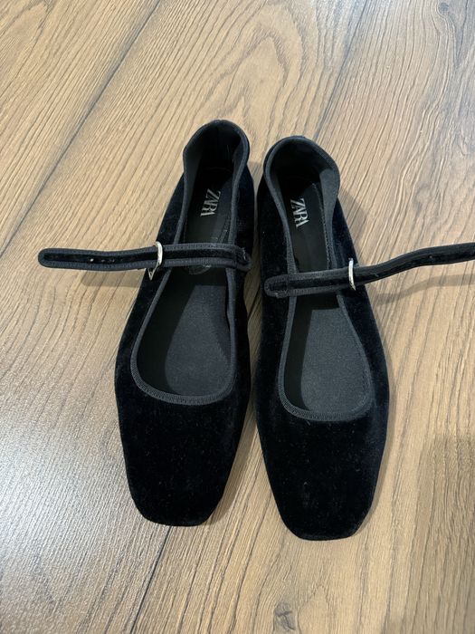Бархатные балетки Zara