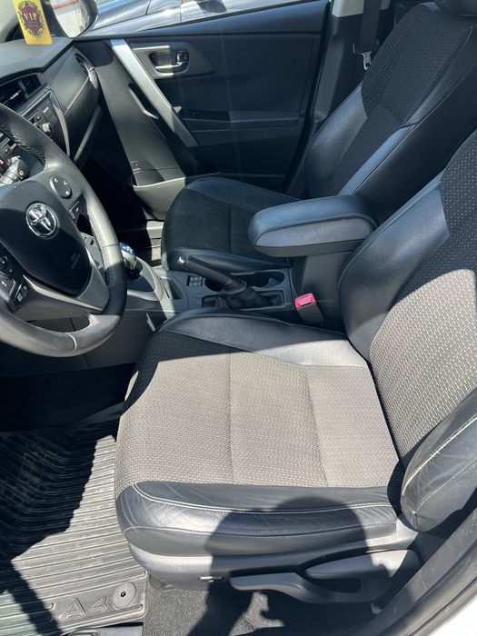Toyota Auris Hybrid