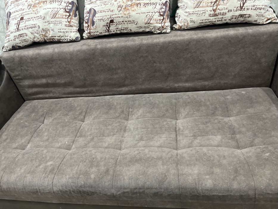 Продается диван в хорошем состоянии