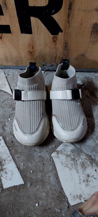 Детские кроссовки