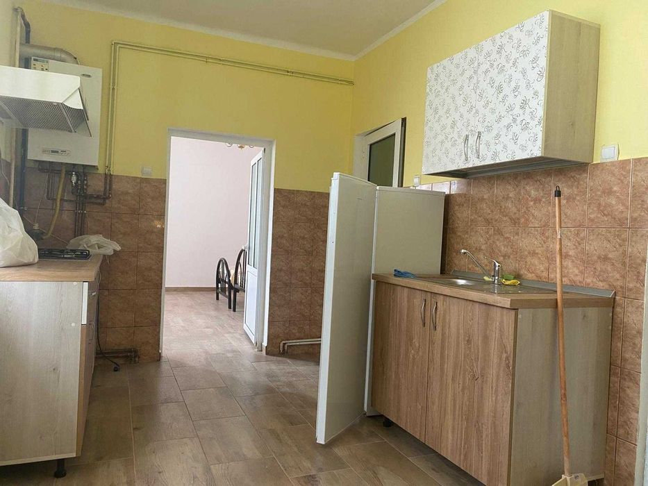 INCHIRIEZ apartament