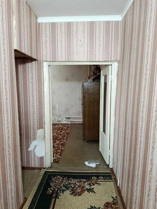 Продаю 1 комнатную квартиру Янгихает Дустлик 1