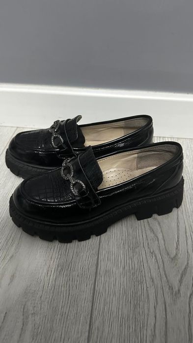 Лоферы школьная обувь