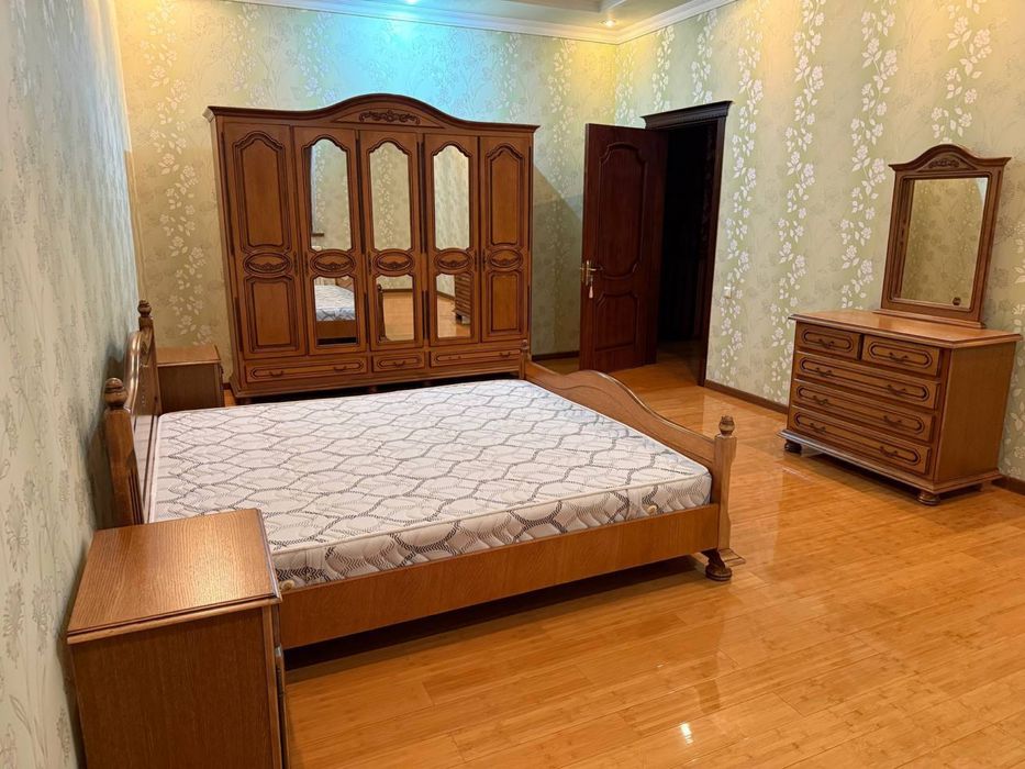 Спальный гарнитур