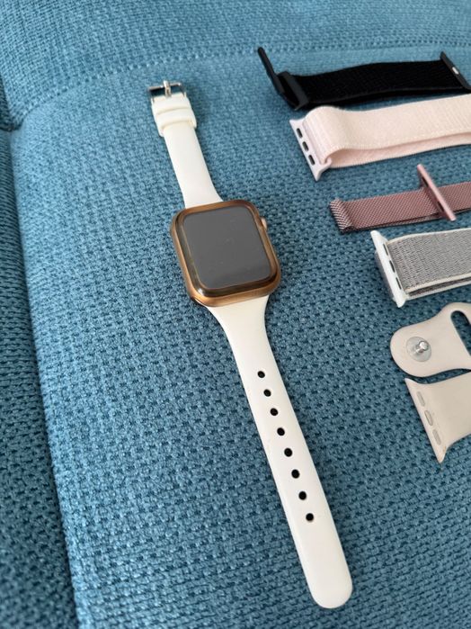 Apple Watch SE (2nd gen) 40mm + multiple accesorii