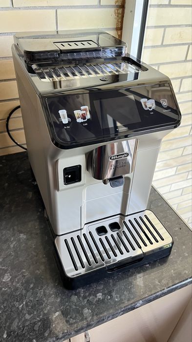 Кофемашина Delonghi Eletta Explore wifi connect. Новый