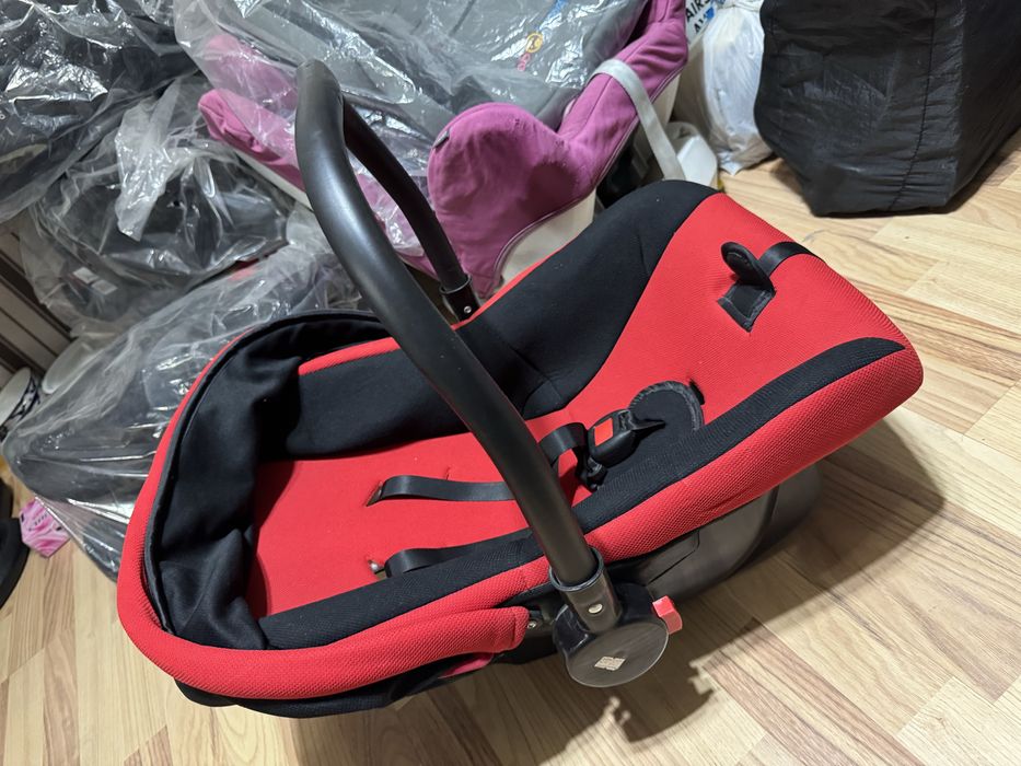 Автолюлька переноска в отличном состоянии, с рождения до 13 кг