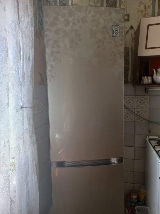 Продам холодильник LG