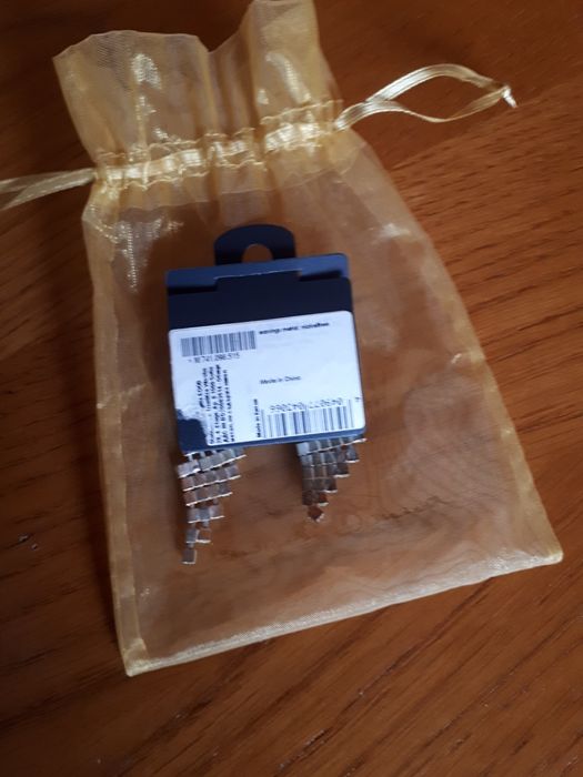 Уникално красиви обеци с камъни-нови