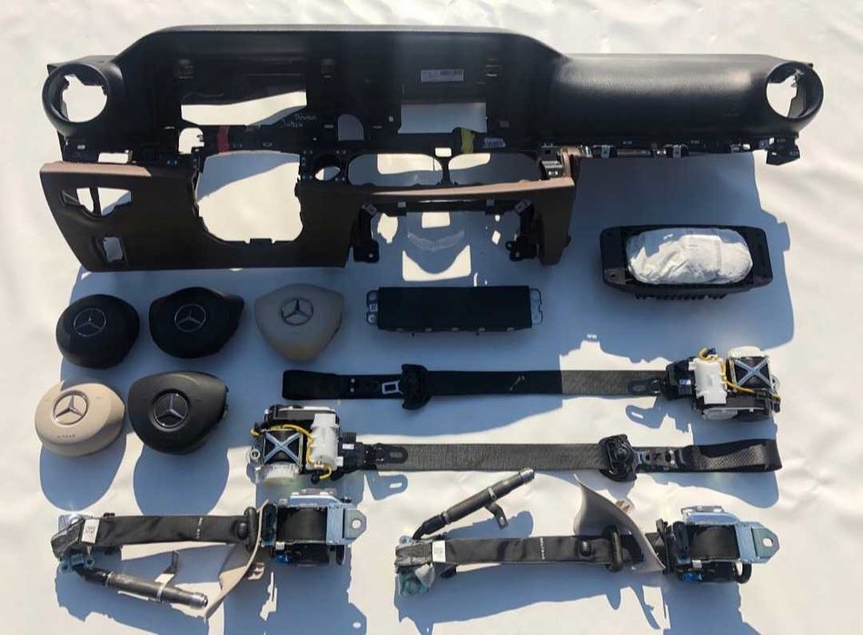 Арматурно табло ,airbag ,колани