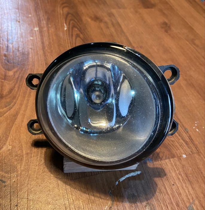 Фары противотуманные TOYOTA LEXUS.