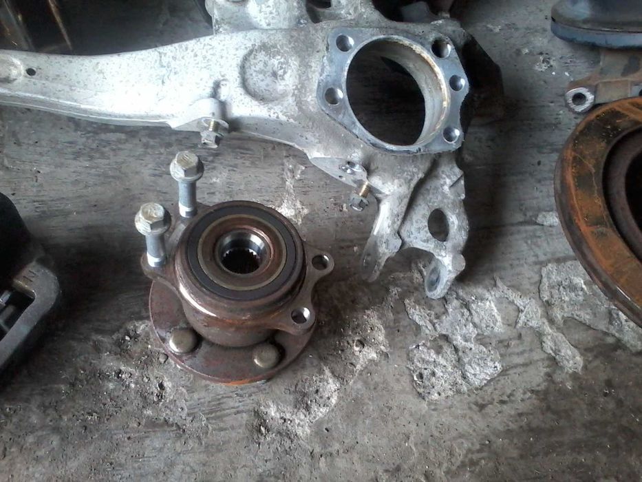 Задняя ступица на субару.