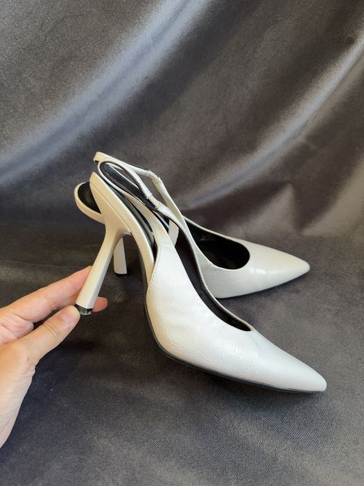 Продам Туфли белые