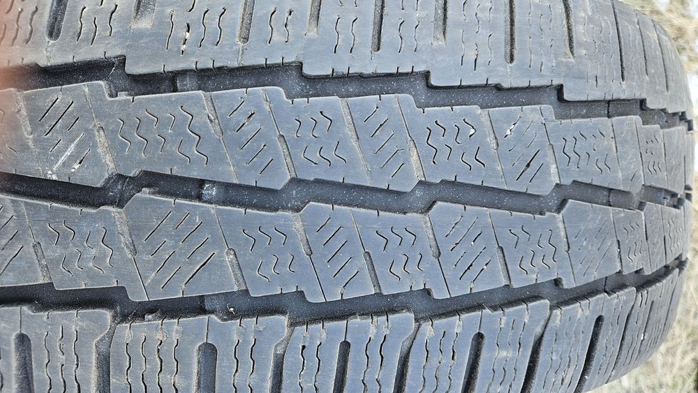 2бр гуми 235 65 16С мишелин