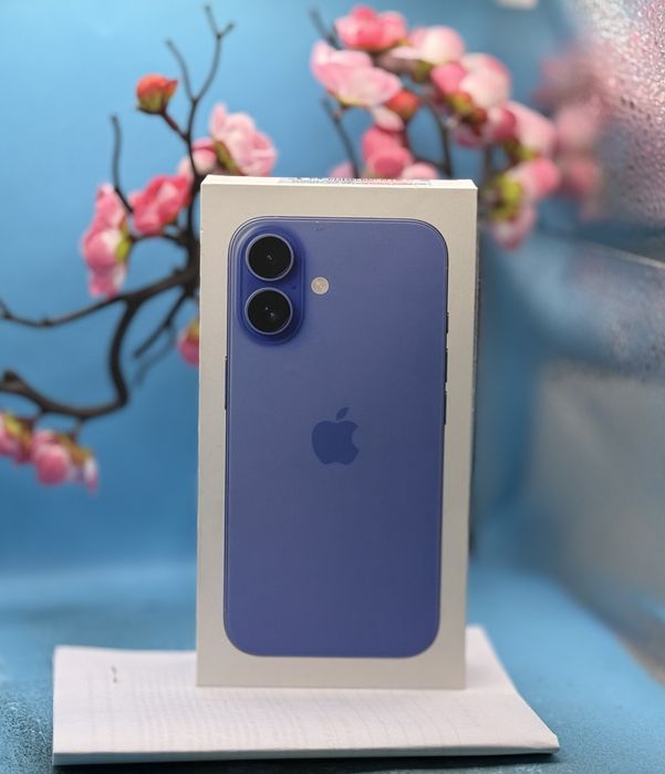 НОВ!!! Apple iPhone 16, 128GB, 5G, Ultramarine + оригинален адаптер Appe