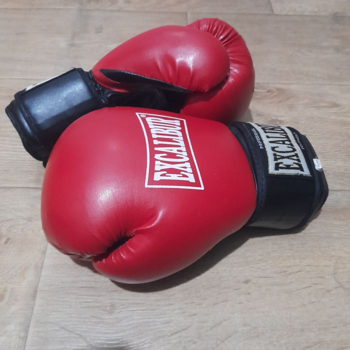 Боксови ръкавици