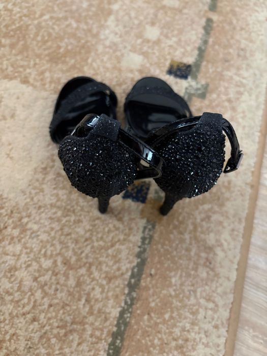 Чисто нови токчета 36ти номер