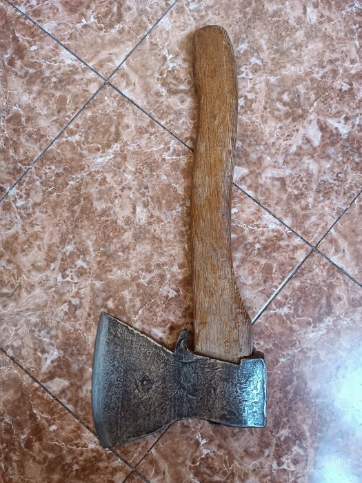 Продается топор.