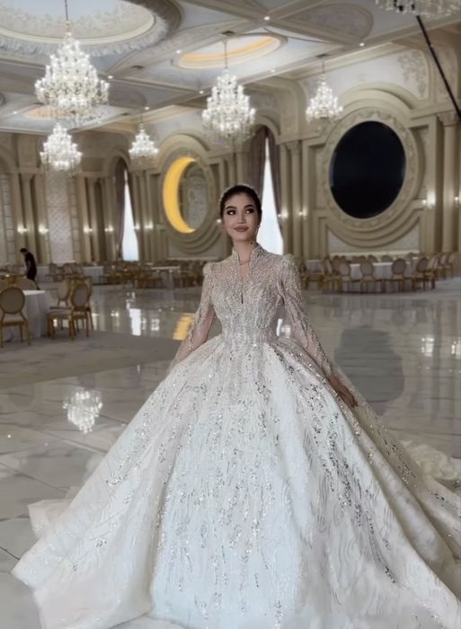 Королевское свадебное платье Princess Luxury в цвете шампань