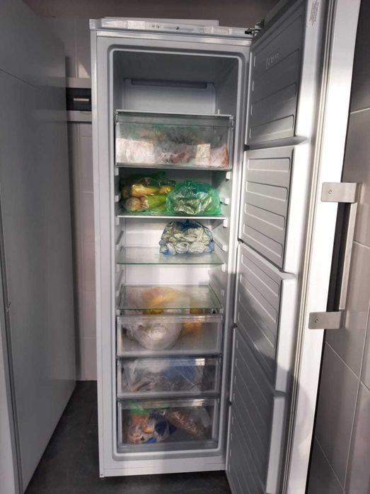 Продам Морозильную камеру/