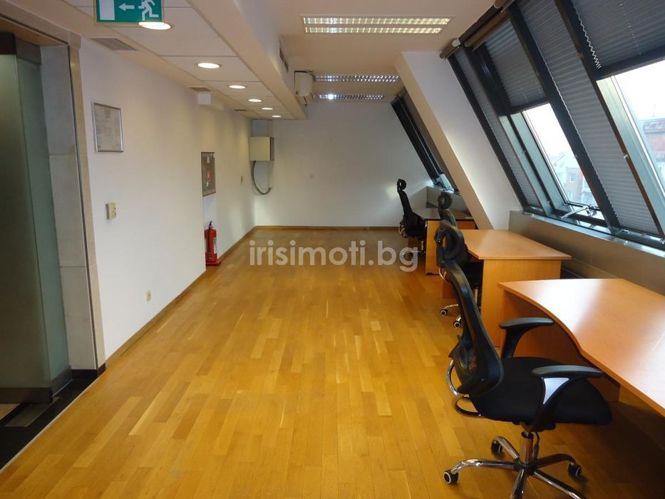 Дава се под наем Офис в София, Център - 115 кв.м за 1490.73 € - Снимка #1