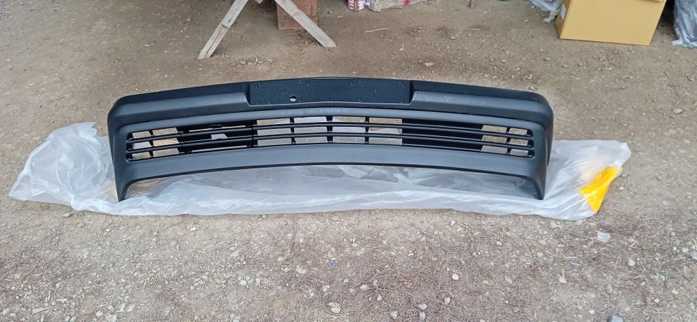 Бампер передний Мерседес 124 и 190 дубликат Китай