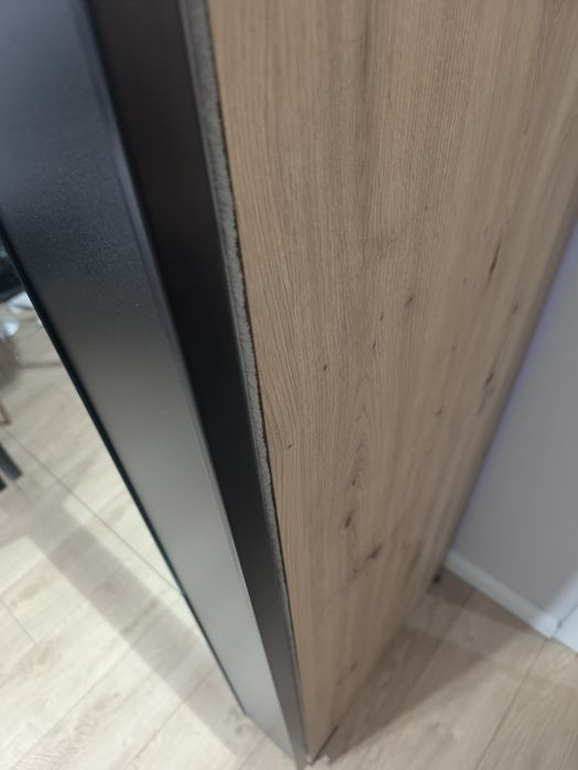 Гардероб с плъзгащи врати с механизъм за плавно затваряне Hettich